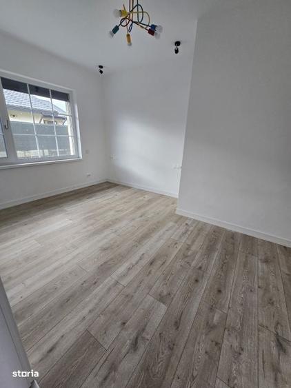 Casă cu 4 camere în Dumbrăveni