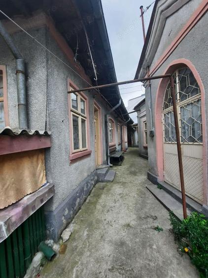 Casă cu 4 camere în Poștei - Bucov