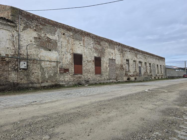 Spațiu industrial, de 468 mp, în Falezei