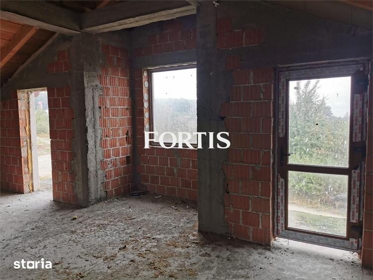 Casă cu Teren 800 Mp în Sâmbăta de Sus