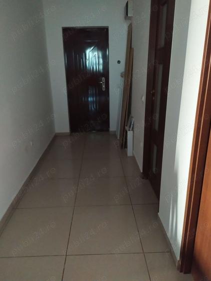 Apartament cu 3 camere decomandat în Bragadiru