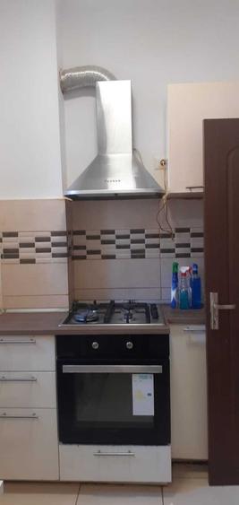 Apartament cu 3 camere semidecomandat în Regina Elisabeta