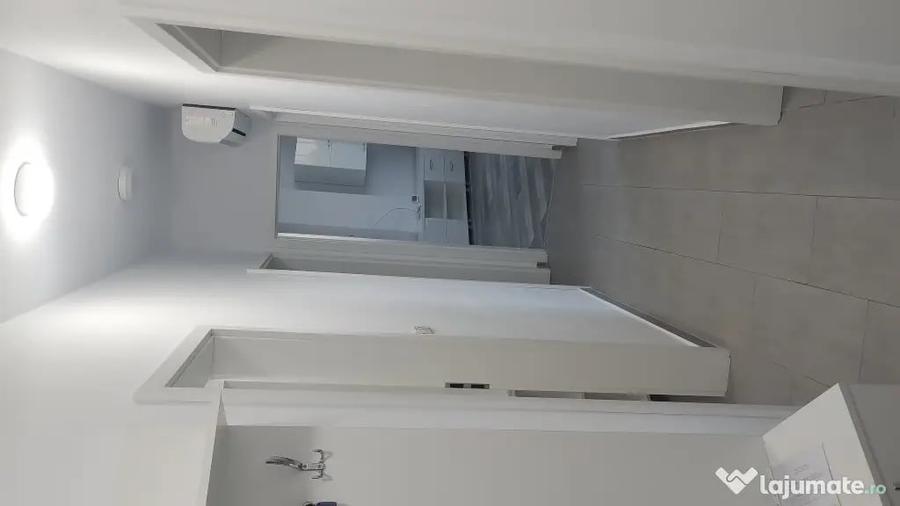 Apartament cu 2 camere decomandat în Valea Adâncă