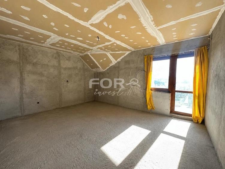 Casă cu 5 camere cu Teren 522 Mp în Sântandrei