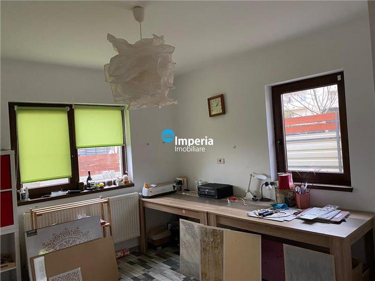 Casă individuală cu 4 camere cu Canalizare în Horpaz