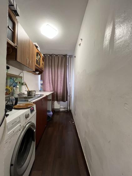 Apartament cu 3 camere nedecomandat, mobilat în Girocului