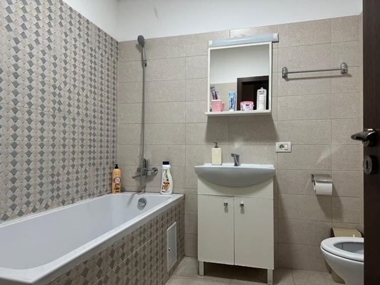 Apartament cu 2 camere decomandat, mobilat în Central