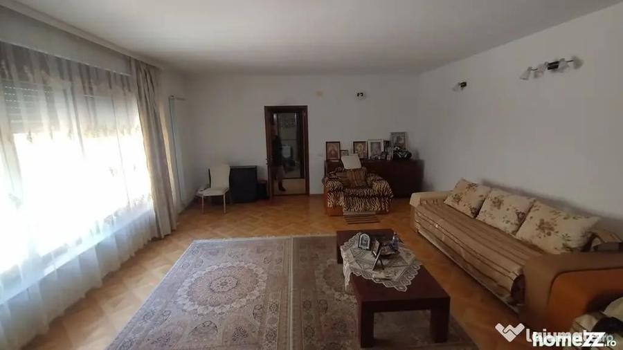 Casă cu 5 camere cu Teren 270 Mp în Tomis Mall