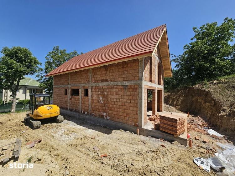 Casă cu 5 camere decomandat cu Teren 800 Mp în Feleacu