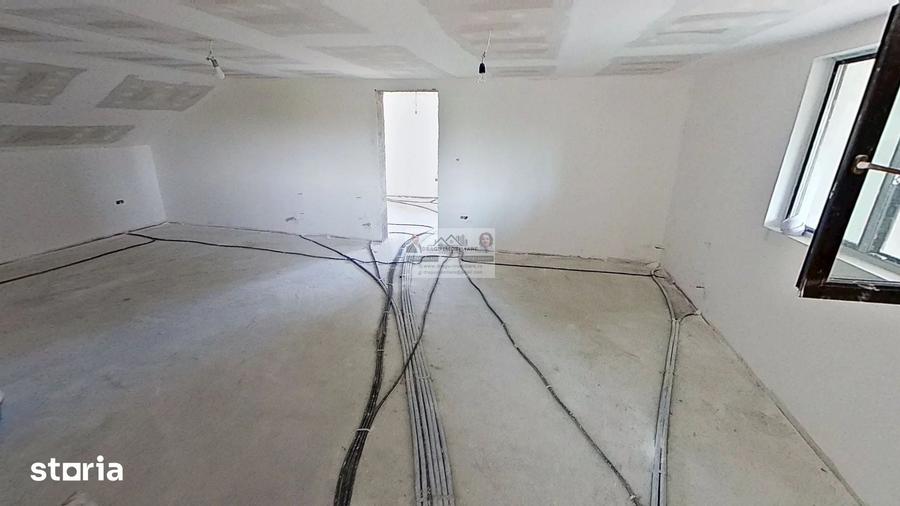 Casă cu 5 camere cu Teren 1159 Mp în Gherdana