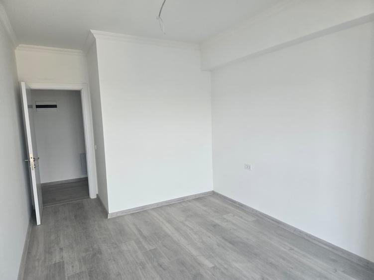 Apartament cu 3 camere decomandat în Energia