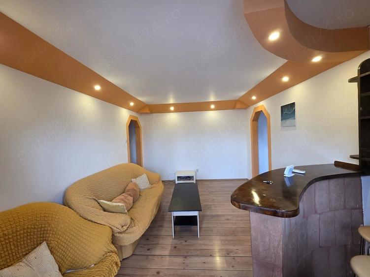 Apartament cu 3 camere decomandat în Astra