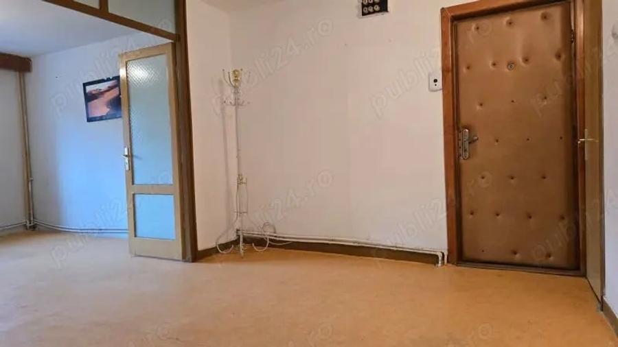 Apartament cu 3 camere decomandat în Micro 15