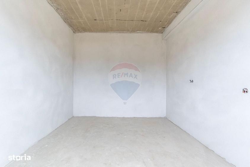 Casă cu 4 camere cu Teren 800 Mp în Sânpetru