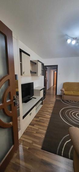 Apartament cu 3 camere decomandat în Vest