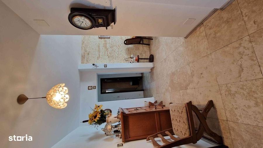 Apartament cu 3 camere decomandat în Exterior Vest