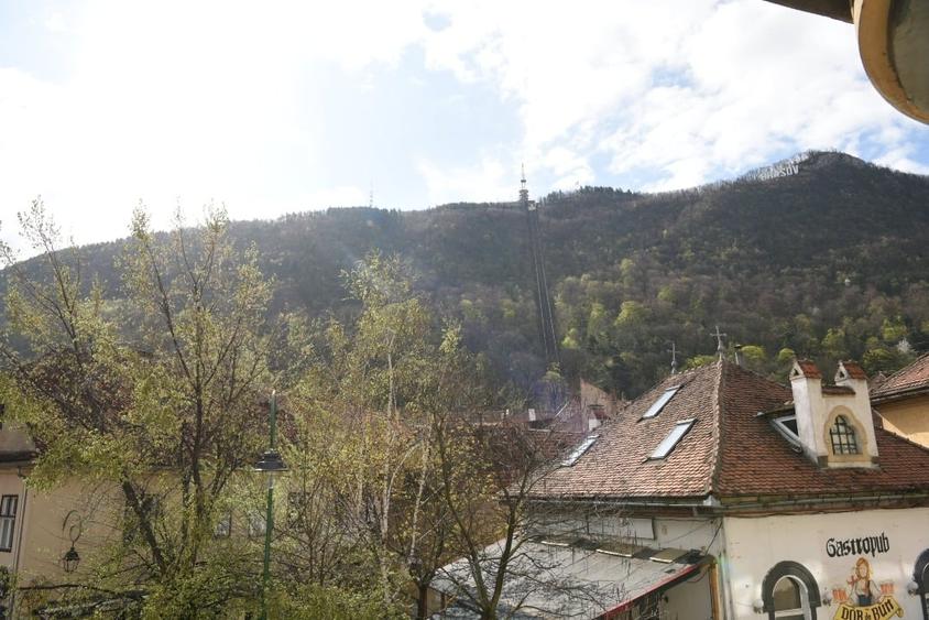 Apartament cu 4 camere decomandat, mobilat în Centrul Istoric