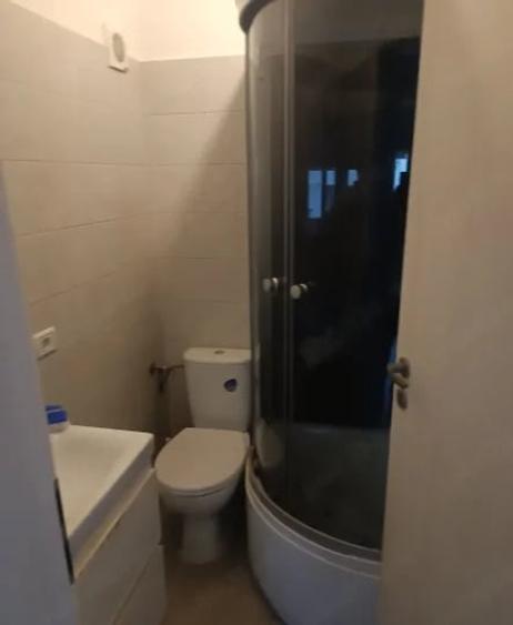 Apartament cu 3 camere semidecomandat, mobilat în Theodor Pallady
