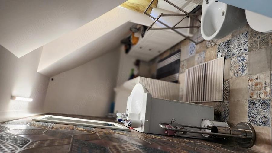 Apartament cu 3 camere decomandat în Central