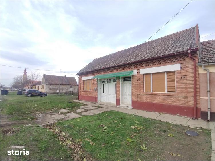 Casă cu 7 camere cu Teren 540 Mp în Berliște