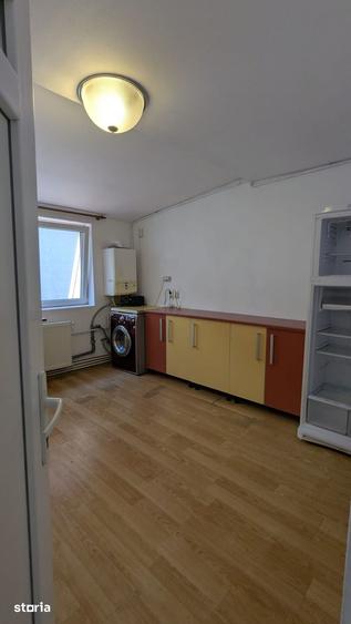 Apartament cu 3 camere în Vitan