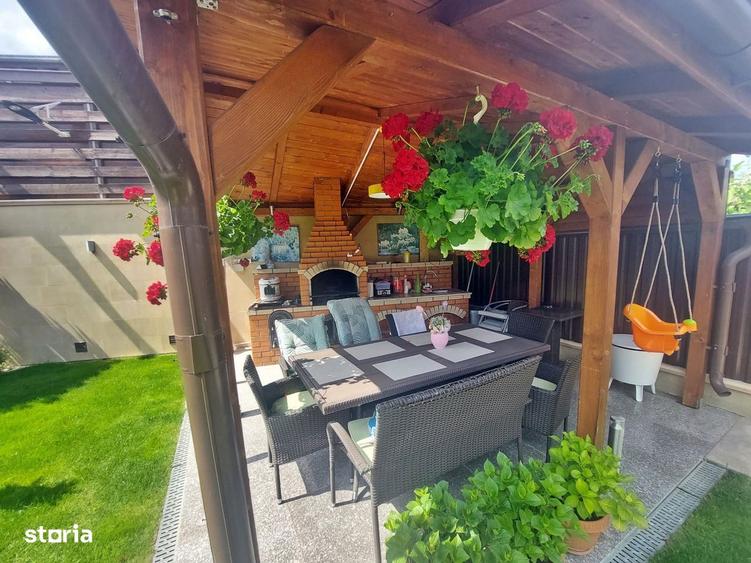 Casă cu 4 camere cu Teren 452 Mp în Între Lacuri