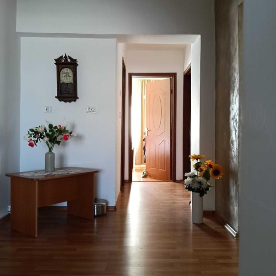 Apartament cu 4 camere decomandat în Unirii Sud