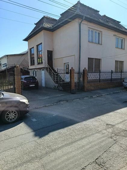 Casă cu 2 camere cu Teren 700 Mp în Central