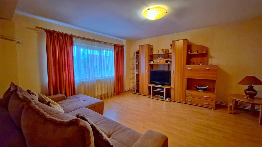 Apartament cu 2 camere semidecomandat în Inel II