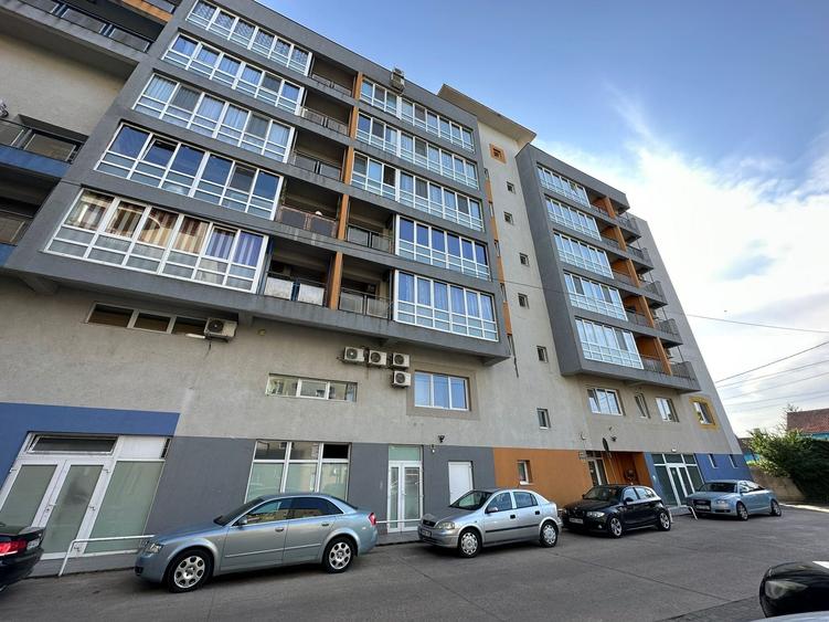 Apartament cu 2 camere nedecomandat în Nufărul
