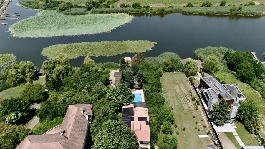 Casă individuală cu 6 camere cu Piscina în Ciofliceni