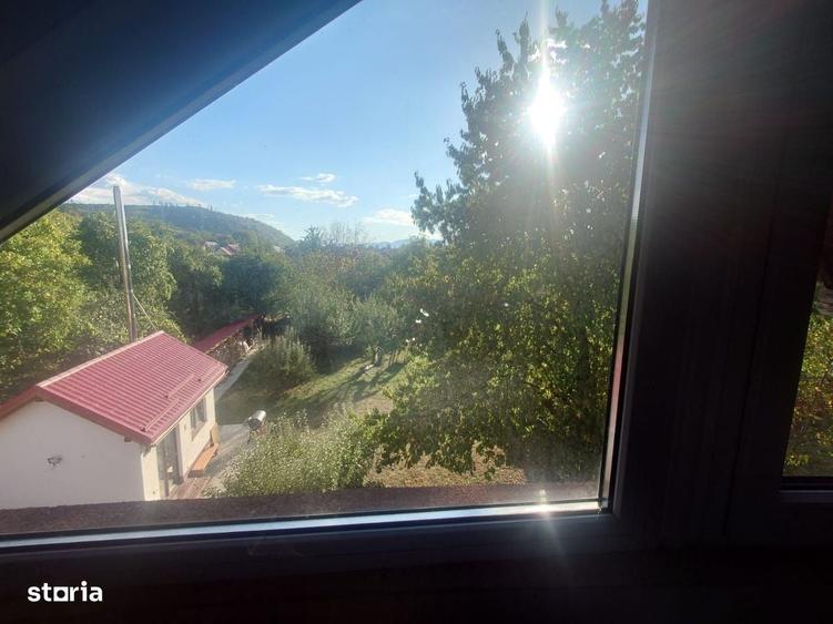 Casă cu 4 camere cu Teren 1000 Mp în Cristian
