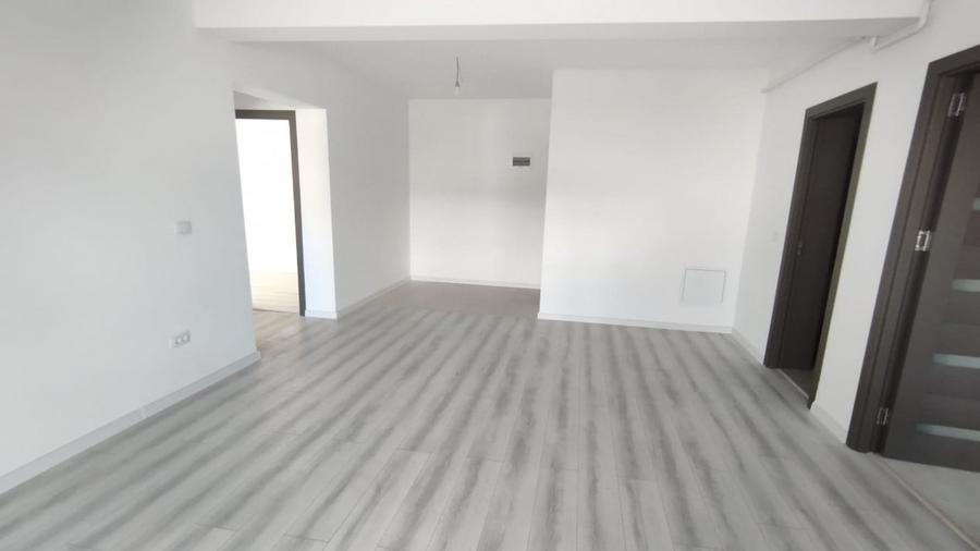 Apartament cu 3 camere decomandat în Păcurari