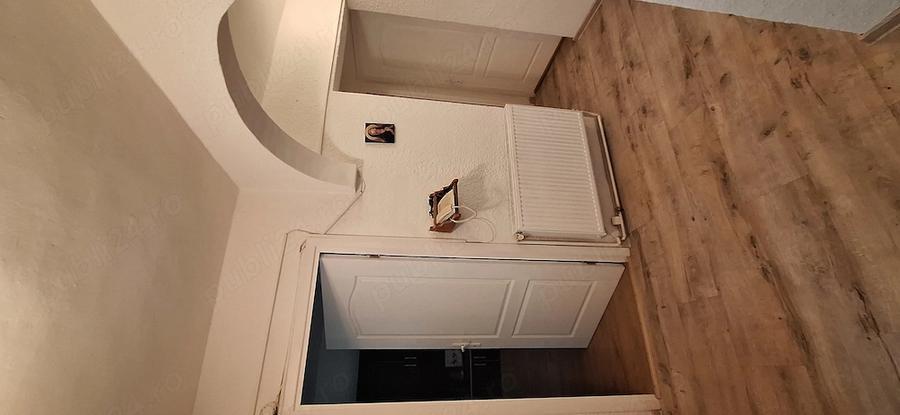 Apartament cu 3 camere decomandat în Vitrometan