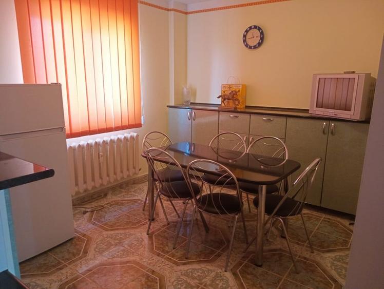 Apartament cu 7 camere decomandat în Nădlac