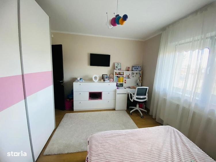 Casă cu 4 camere cu Teren 450 Mp în Ștefănești