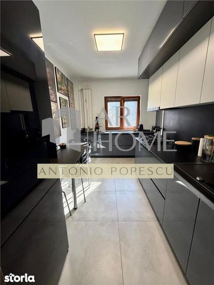 Apartament cu 3 camere decomandat, mobilat în Central