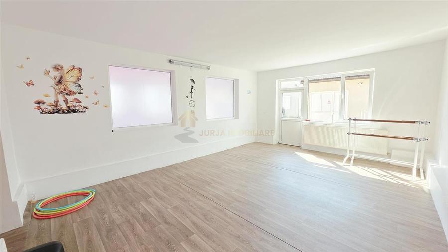 Spațiu comercial, de 148.69999694824 mp, în Florești