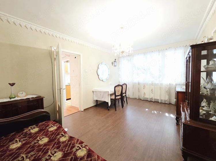 Apartament cu 3 camere semidecomandat în Țiglina 3
