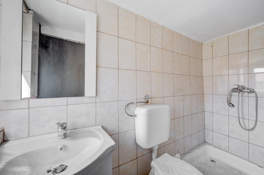 Apartament cu 3 camere semidecomandat în Pache Protopopescu