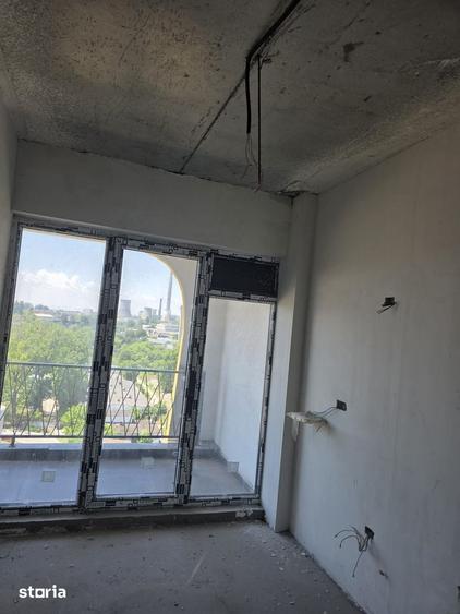 Apartament cu 2 camere decomandat în Far