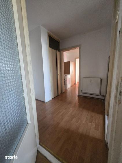 Apartament cu 3 camere decomandat în Lipovei