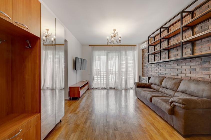 Apartament cu 3 camere decomandat, mobilat în Sisești