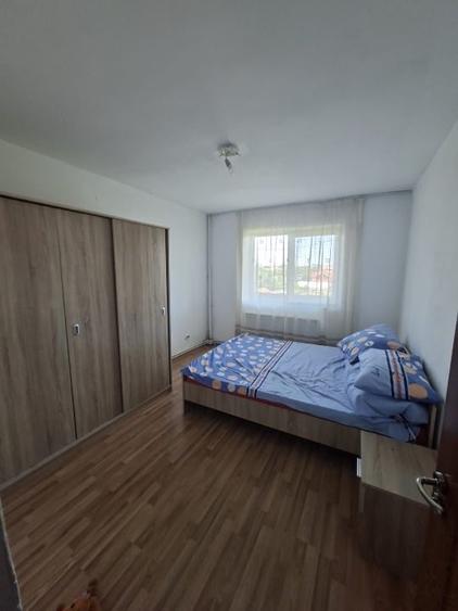 Apartament cu 4 camere decomandat, mobilat în Libertății