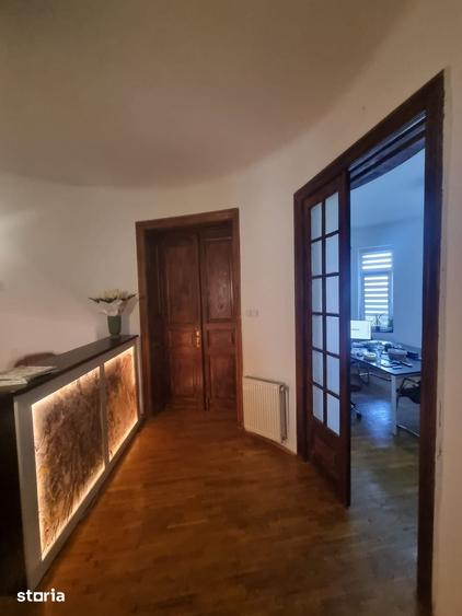 Apartament cu 5 camere decomandat în Iancului