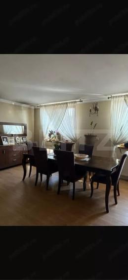 Casă individuală cu 6 camere cu Teren 760 Mp în Sud-Vest