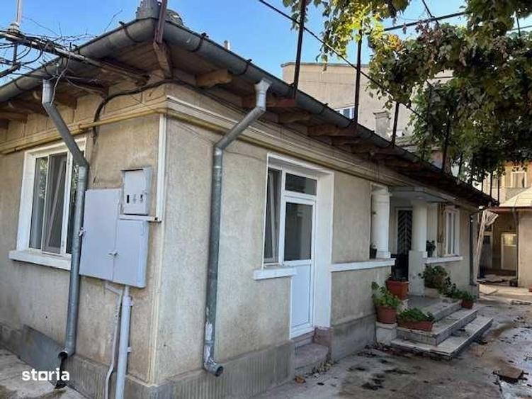Casă cu 4 camere cu Teren 226 Mp în Coiciu