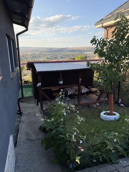 Casă cu 3 camere în Sânnicoară