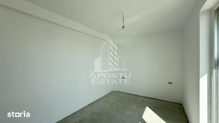 Apartament cu 4 camere în Dumbrăvița