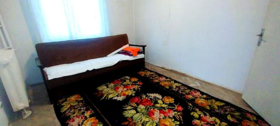Apartament cu 3 camere decomandat în Vest